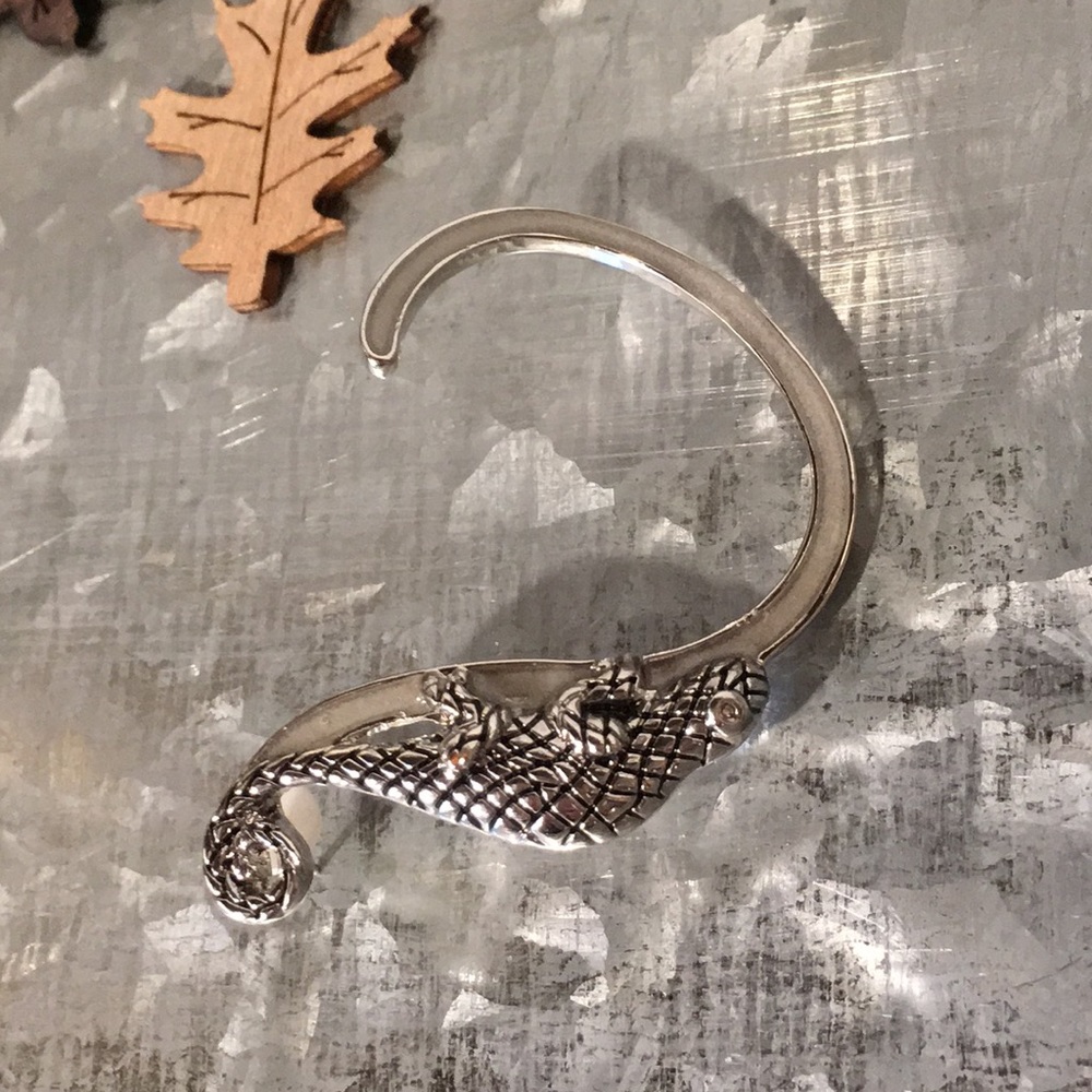 Glow in the Dark Lizard Ear Cuff Left Ear - Picture 2 of 5